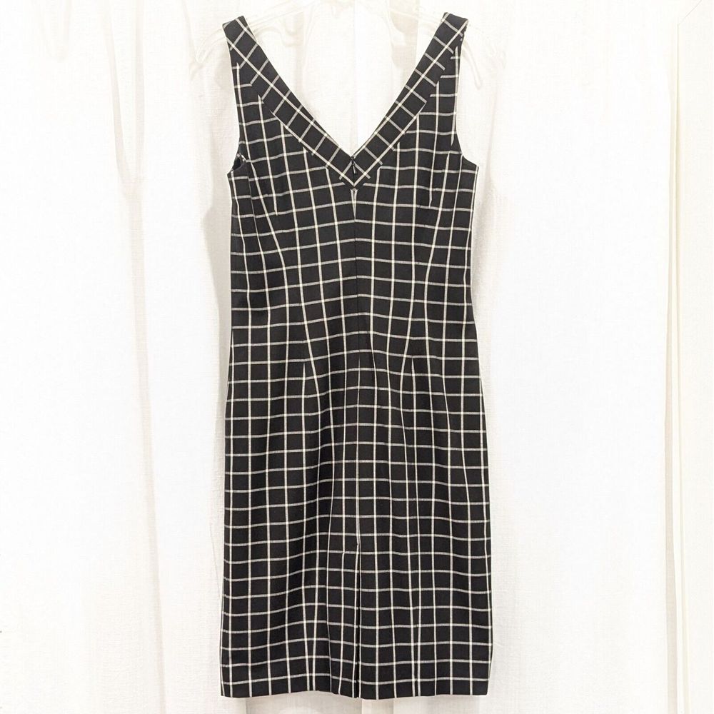 MICHAEL KORS‎ Dress Black White Plaid Sleeveless V-Neck Sheath Size 2 Lined